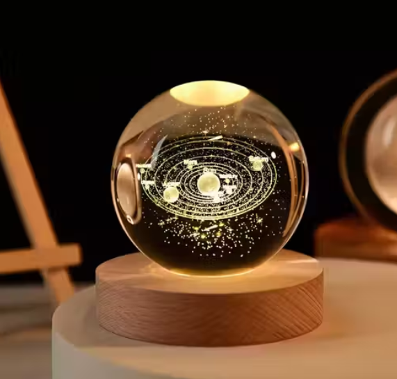 LunarGlow Sphere™ – The Moon Captured in Crystal