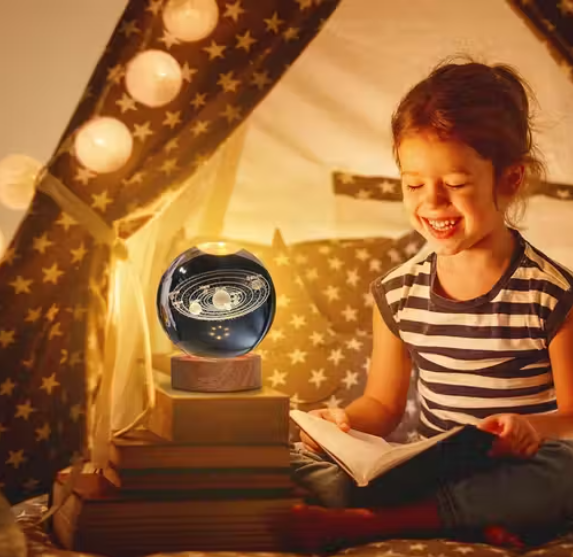 LunarGlow Sphere™ – The Moon Captured in Crystal