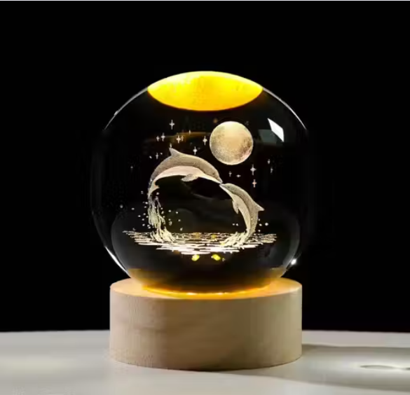 LunarGlow Sphere™ – The Moon Captured in Crystal